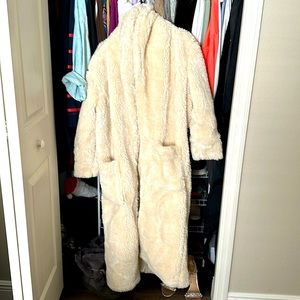 Fuzzy almost Teddy coat in cream from JLUXLABEL.. so cozy!